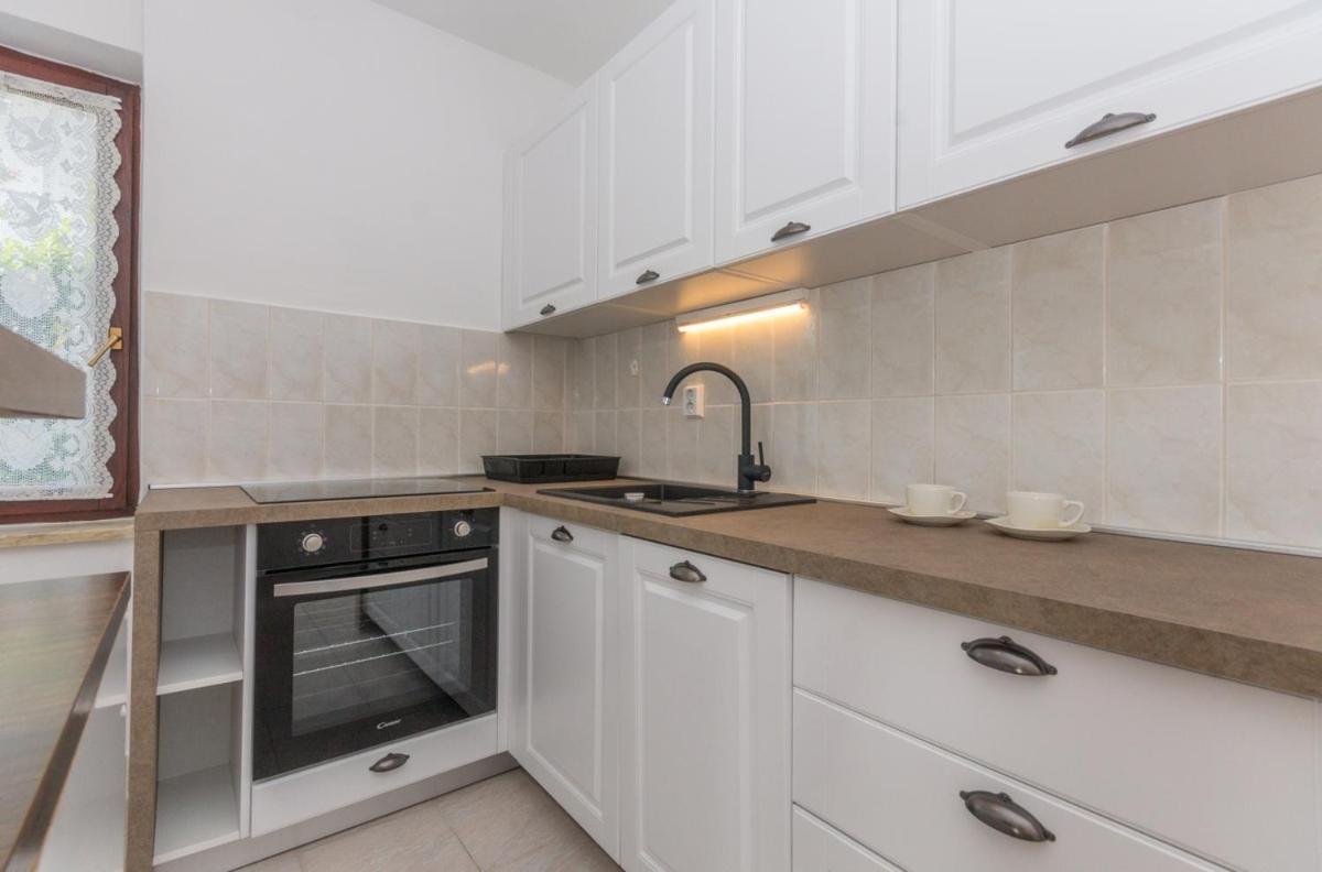 Apartment Domijan By El-Pi Tours Нівице Екстер'єр фото